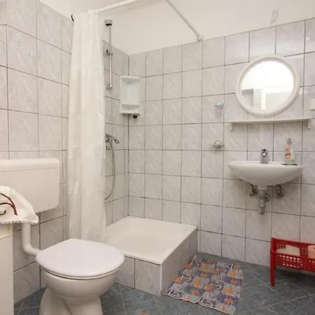 Mare - Economy Gæstehus 3*