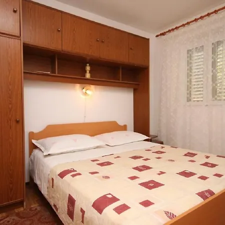 Mare - Economy 3* Sućuraj